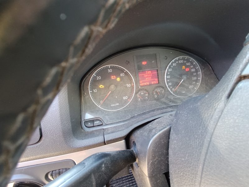 Syndyk sprzeda samochód osobowy VOLKSWAGEN GOLF V 1.9 TDi