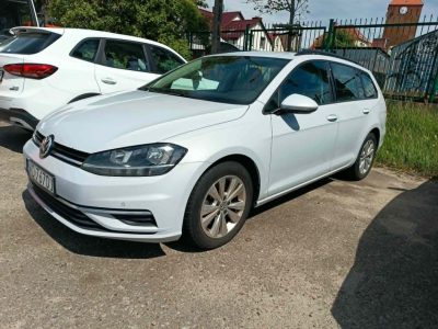 Syndyk sprzeda samochód osobowy VOLKSWAGEN GOLF VII 1.6 TDI