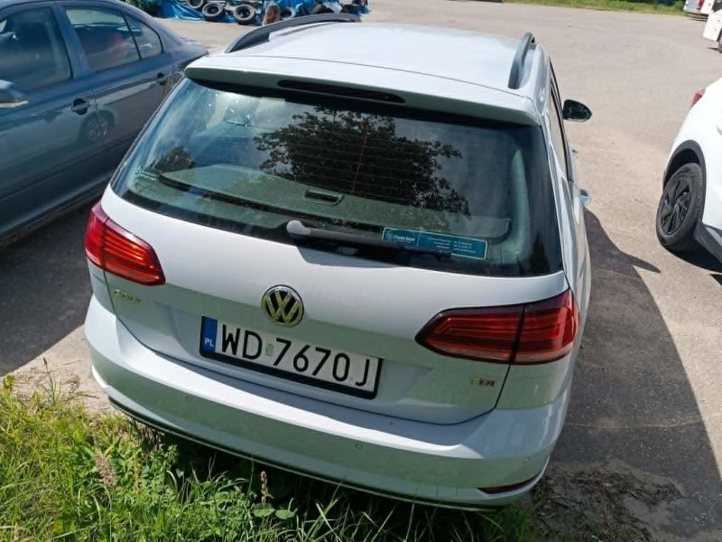 Syndyk sprzeda samochód osobowy VOLKSWAGEN GOLF VII 1.6 TDI
