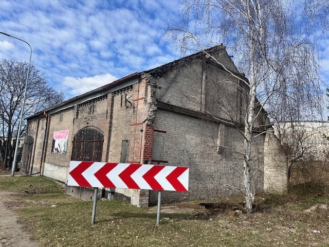 Syndyk sprzeda udział ½ w nieruchomości zabudowanej budynkiem gospodarczym w Kaliszu Pomorskim