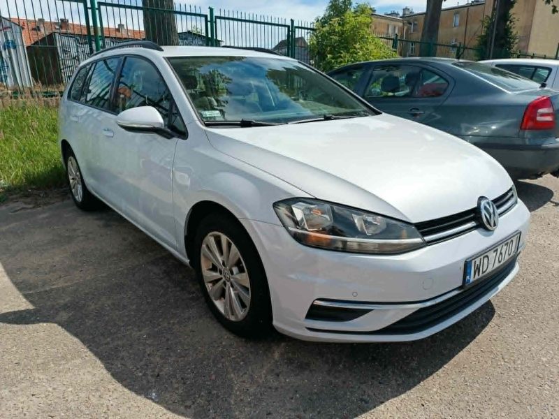Syndyk sprzeda samochód osobowy VOLKSWAGEN GOLF VII 1.6 TDI