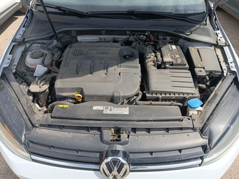 Syndyk sprzeda samochód osobowy VOLKSWAGEN GOLF VII 1.6 TDI