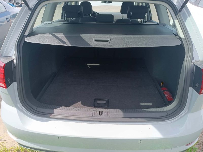 Syndyk sprzeda samochód osobowy VOLKSWAGEN GOLF VII 1.6 TDI