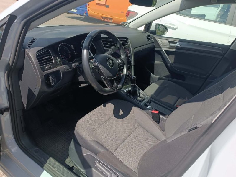 Syndyk sprzeda samochód osobowy VOLKSWAGEN GOLF VII 1.6 TDI